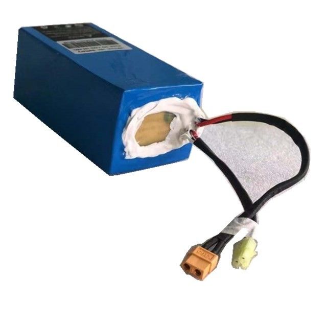 Opgeladen 18650 batterij 7s3p 10s2p 24v 36v 18650 lithiumbatterij voor e-scooter met XT60 stekker