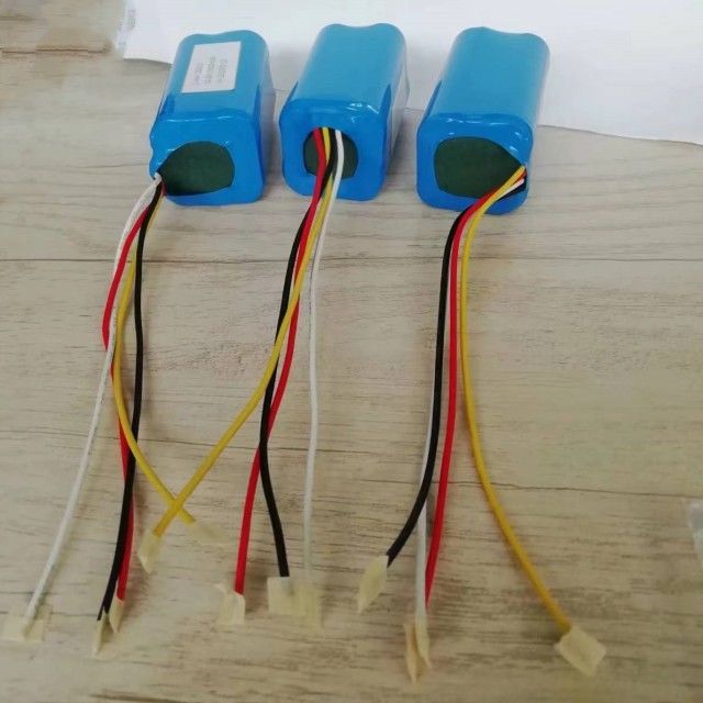 Gepersonaliseerde 14,8v 2200mah batterijpakket 18650 Cell 4s1p met BMS voor Veegmachine