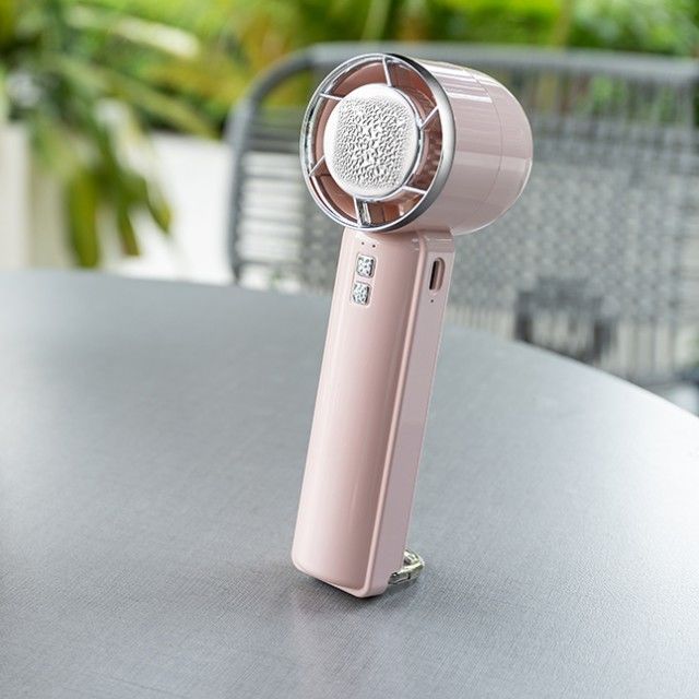 Kleine halfgeleiderkoelventilator Vijfniveaus Sterke wind IJskoudventilator Bladeless Mini Handheld Ventilator met ijskoeler